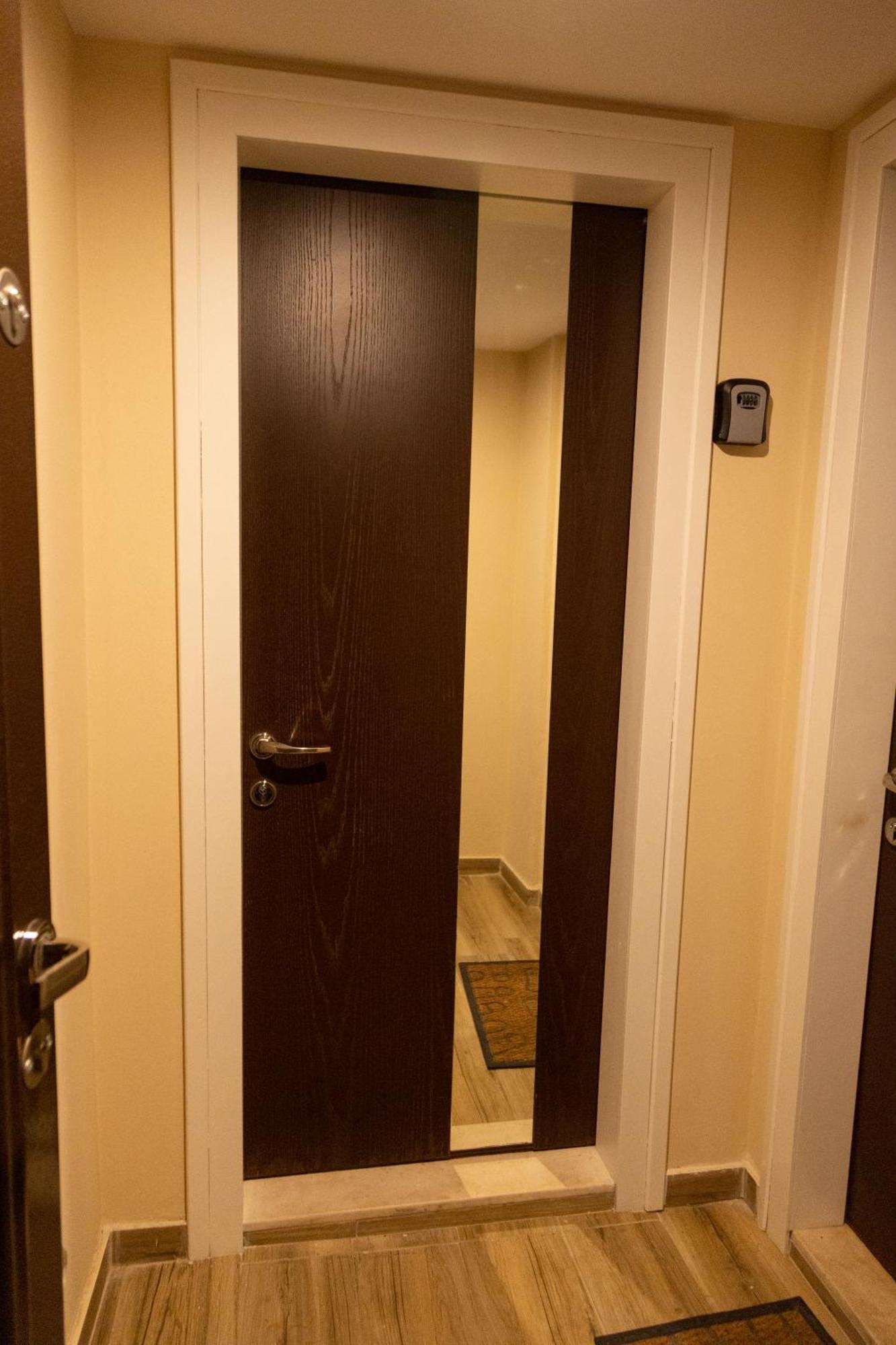 Cozy Loft-Blloku Downtown Otel Tiran Dış mekan fotoğraf