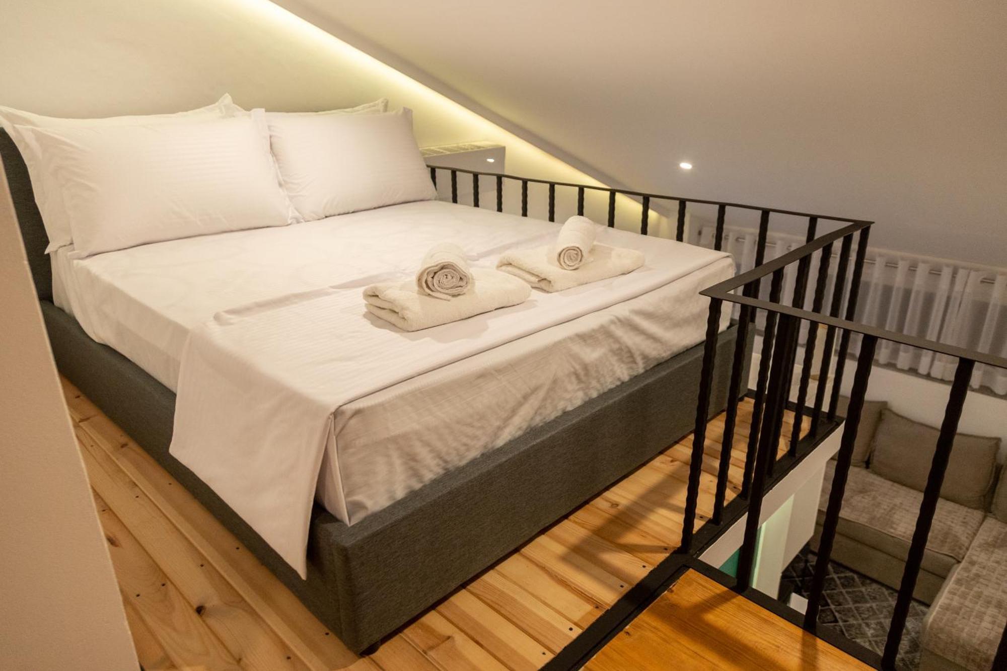 Cozy Loft-Blloku Downtown Otel Tiran Dış mekan fotoğraf